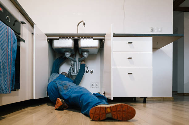Professional Emergency Plumber technician working in Sound Beach, NY